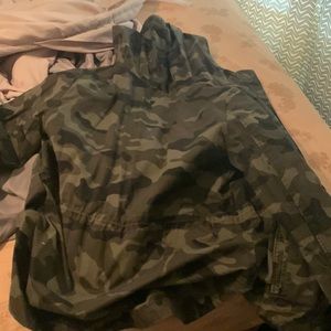 Army print zipper hoodie